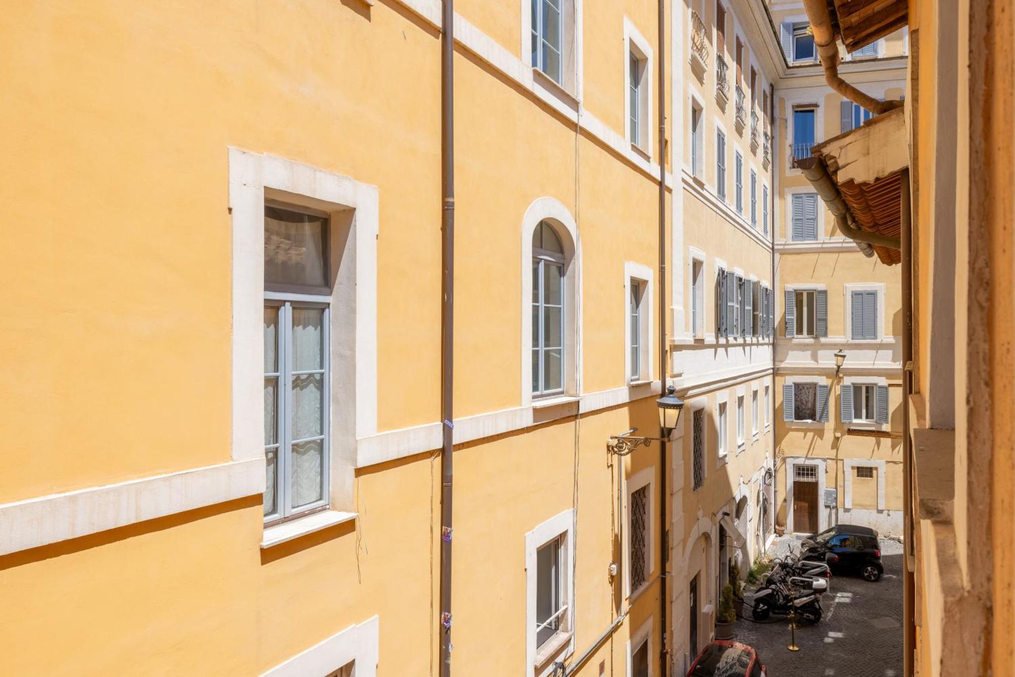 Suite Trevi - Charming Loft Near Trevi Fountain ローマ エクステリア 写真