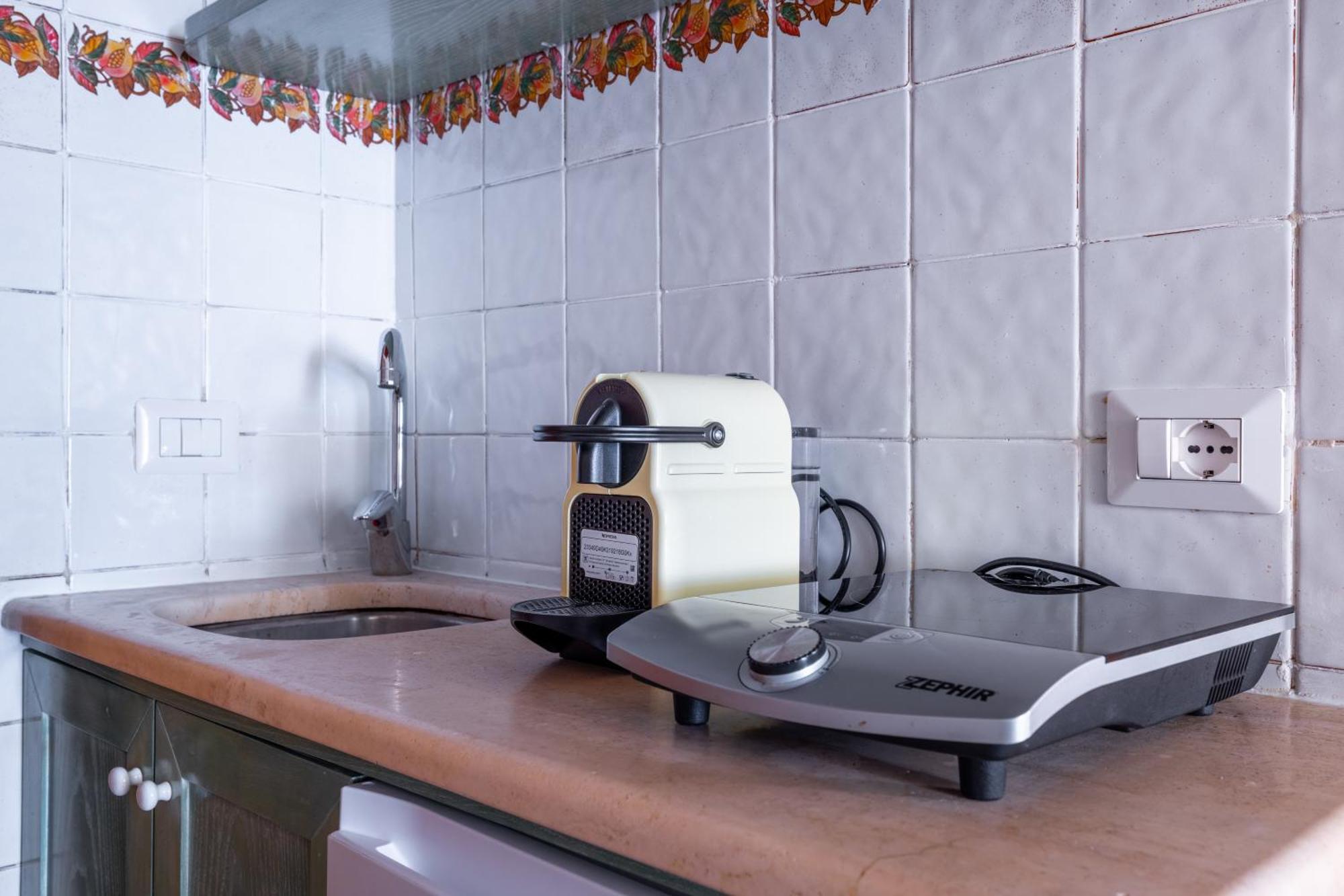 Suite Trevi - Charming Loft Near Trevi Fountain ローマ エクステリア 写真